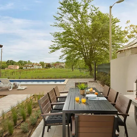 Βίλα Meadow For 6 Persons Near Labin - Rabac With 28 M2 Heated Pool & Kids Playground *