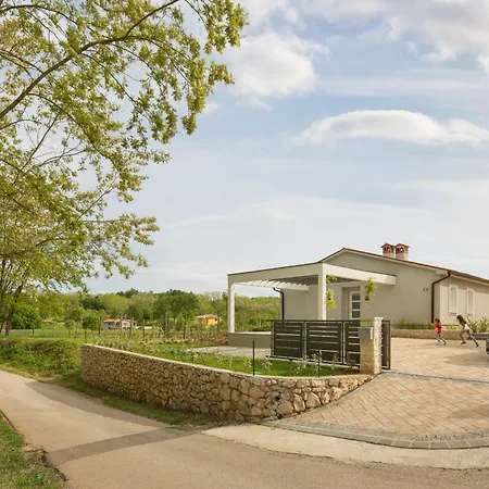 Meadow For 6 Persons Near Labin - Rabac With 28 M2 Heated Pool & Kids Playground *
